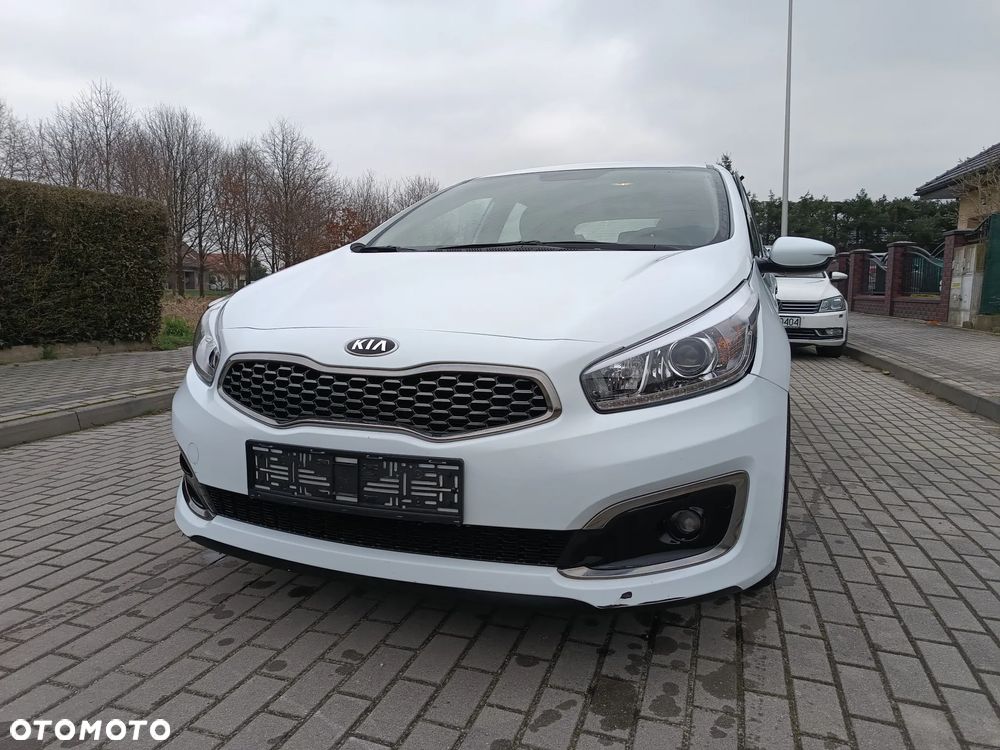 Kia Ceed 1.4 CVVT ISG Dream Team Edition - 2