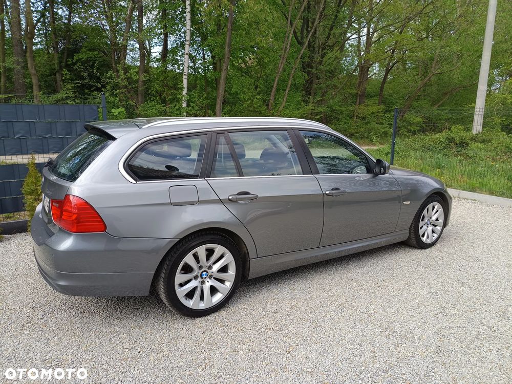 BMW Seria 3 318d DPF Edition Lifestyle - 16
