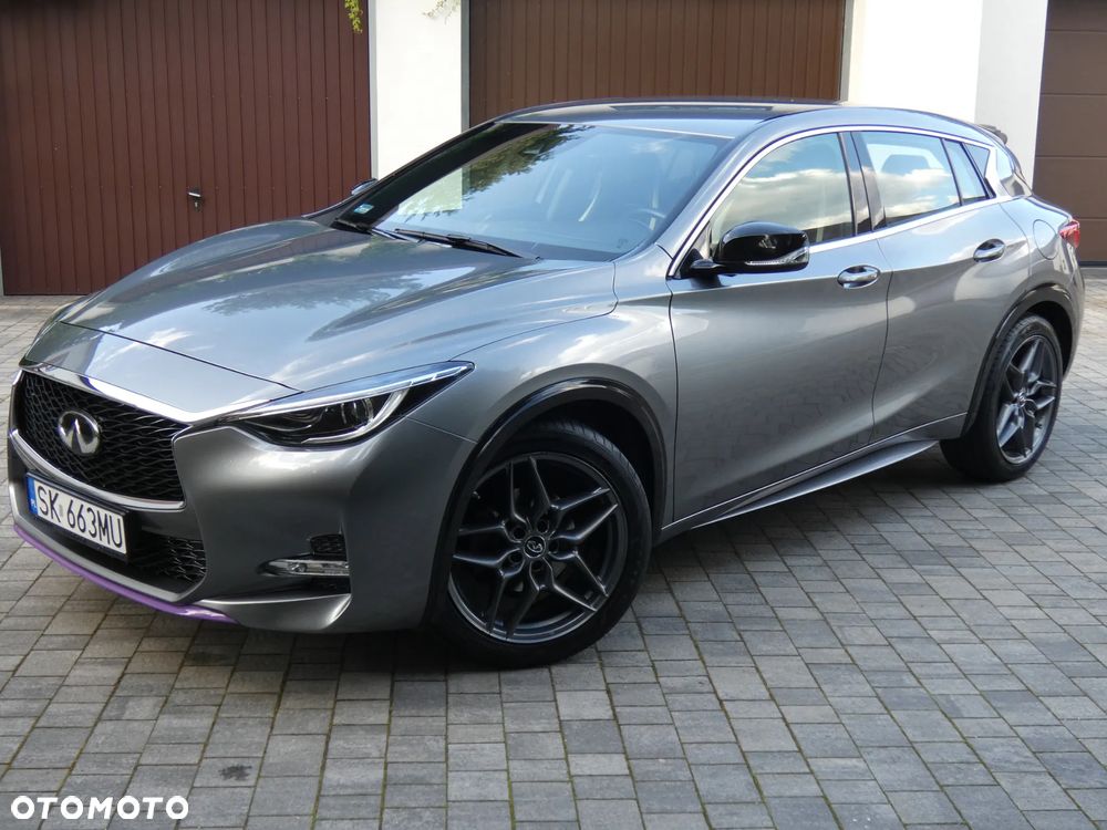 Infiniti Q30 1.6t Premium Tech 7DCT - 2