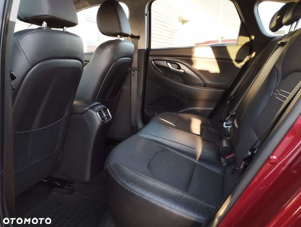 Hyundai i30 1.5 T-GDI 48V Executive DCT - 15