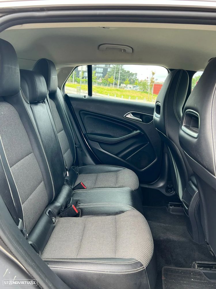 Mercedes-Benz CLA 180 d BlueEFFICIENCY Edition - 9