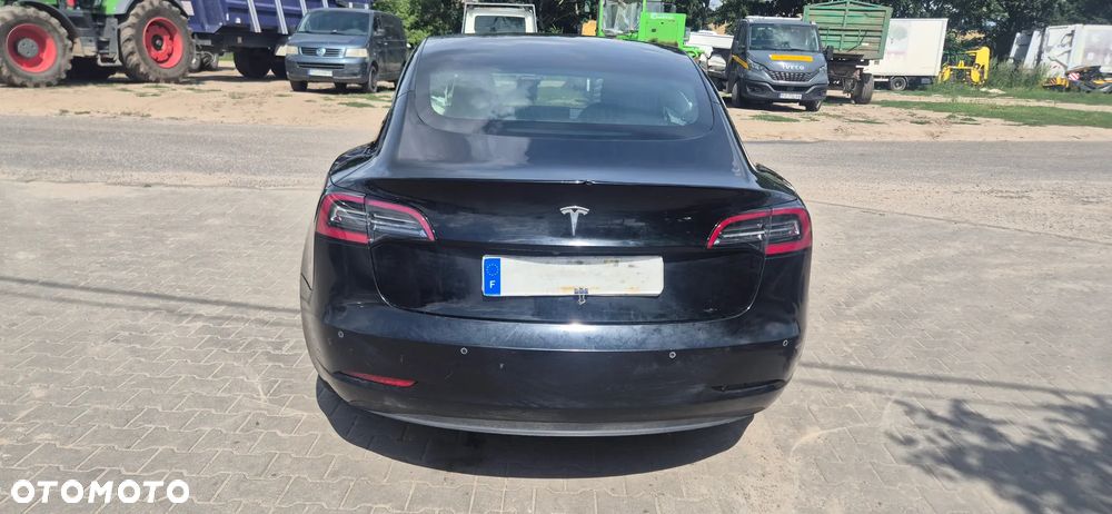 Tesla Model 3 - 15