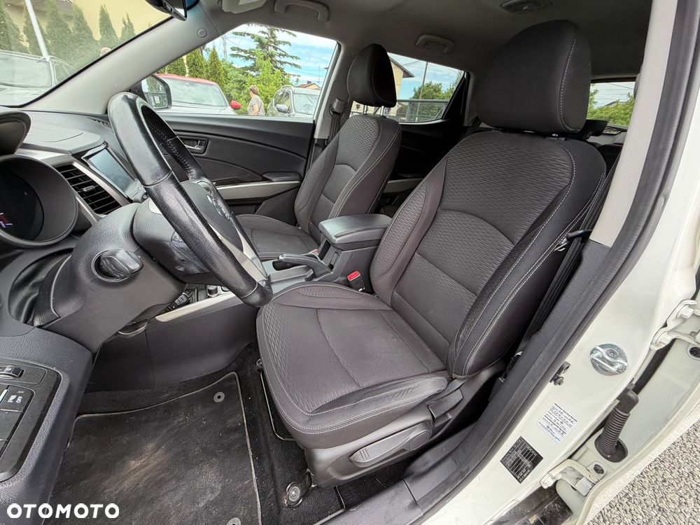 SsangYong/KGM Tivoli e-XGi 160 2WD Black+White - 35