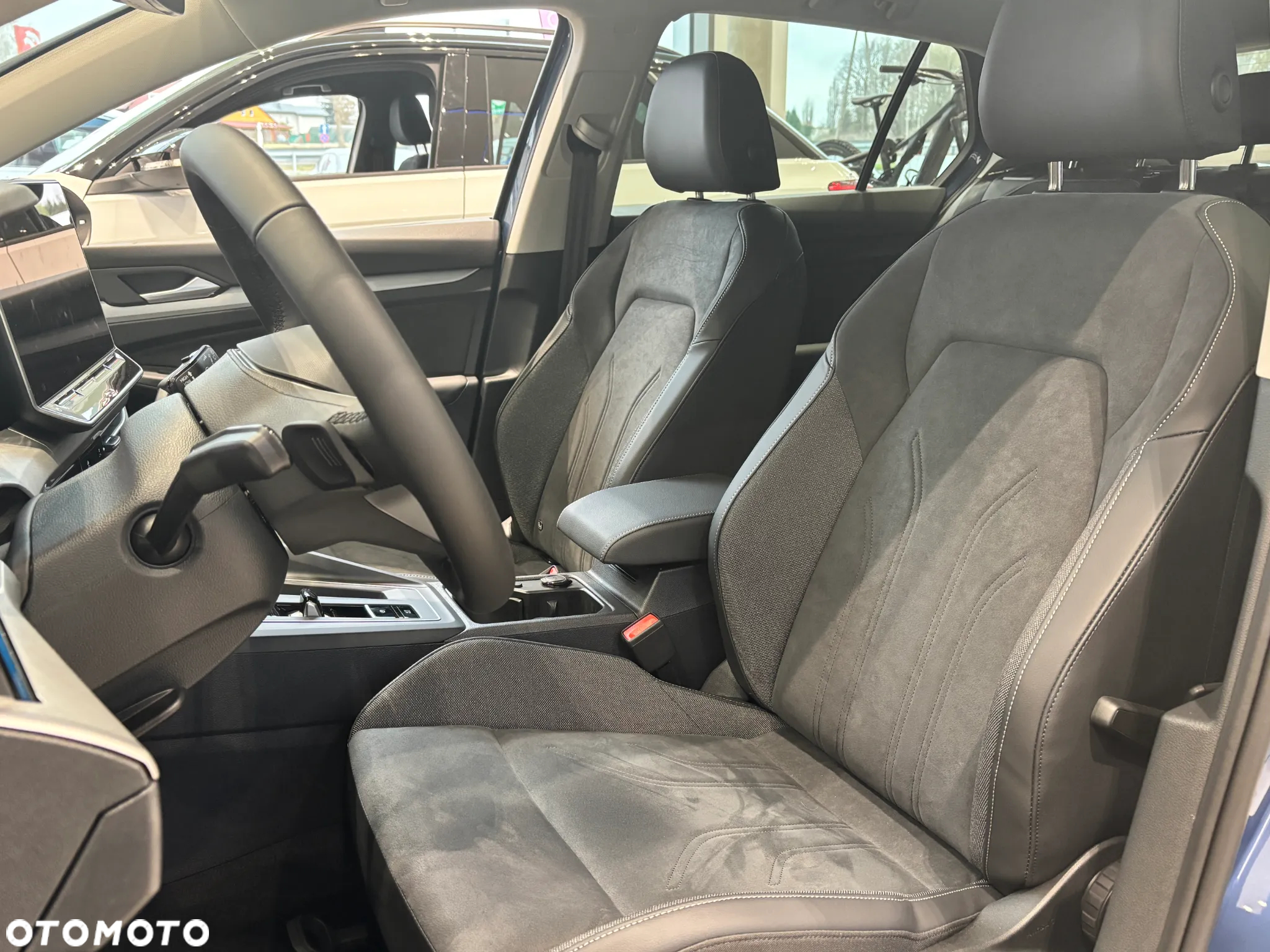 Volkswagen Golf VIII 1.5 eTSI mHEV Life Plus DSG - 12