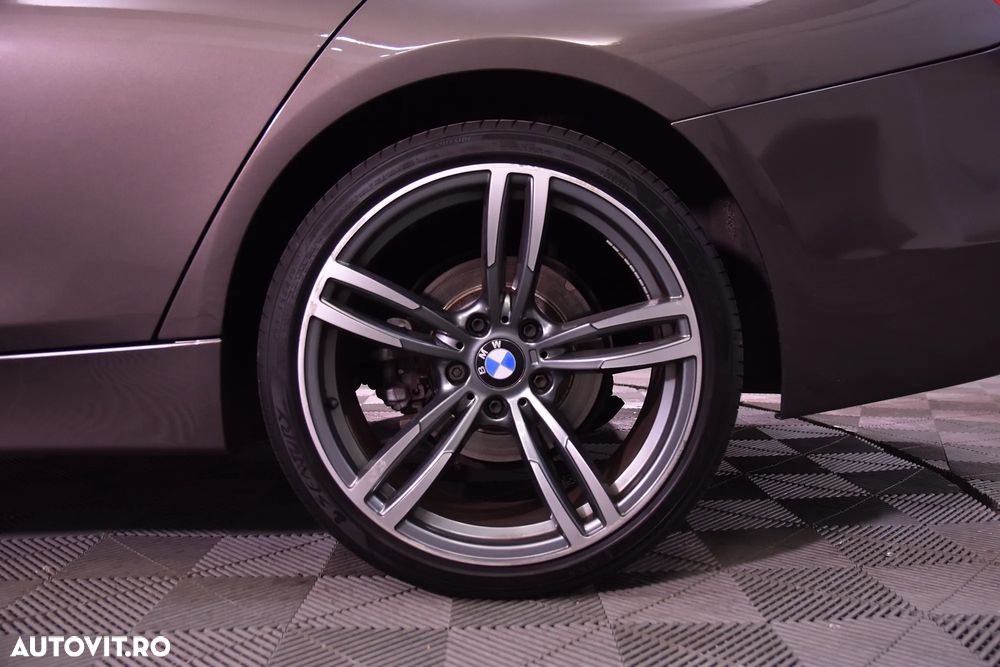BMW Seria 3 320i Aut. - 13