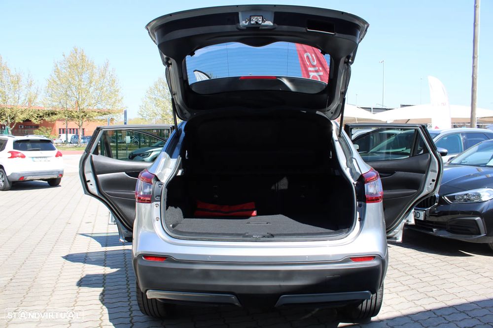 Nissan Qashqai 1.5 dCi N-Connecta J18 - 26