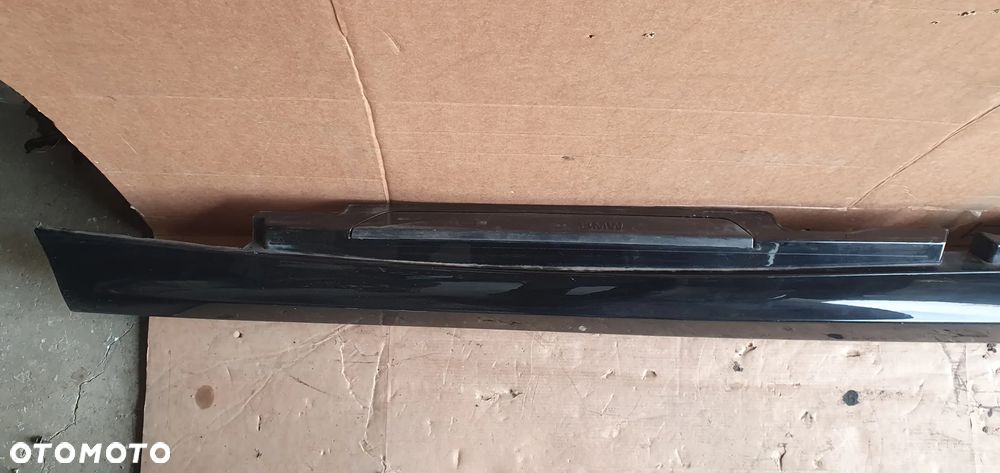 Listwa progowa lewa BMW I E87 Lift 668/9 7184353 - 4
