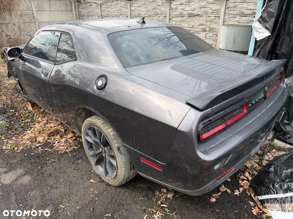 Dodge Challenger - 3