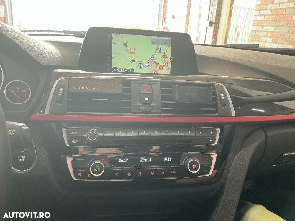 BMW Seria 3 330e iPerformance Sport Line - 12