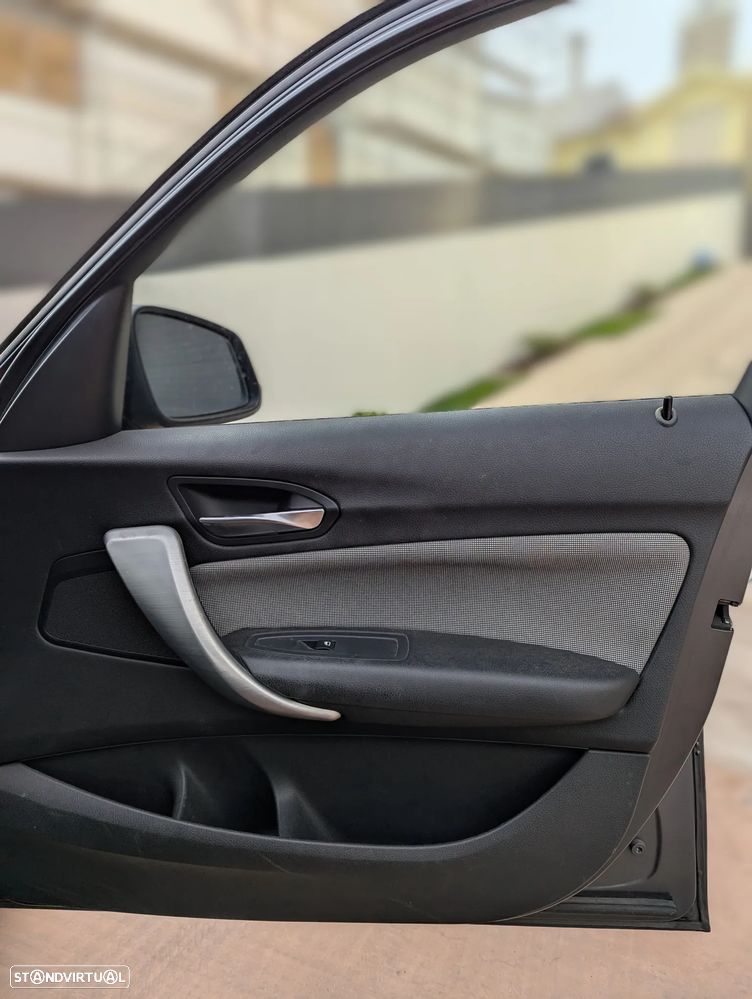 BMW 118 d Line Urban - 11
