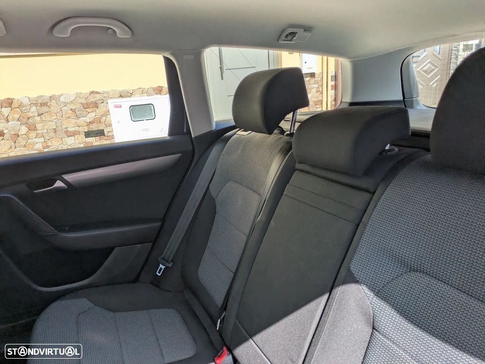 VW Passat 1.6 TDI Edition Conf.BM - 5