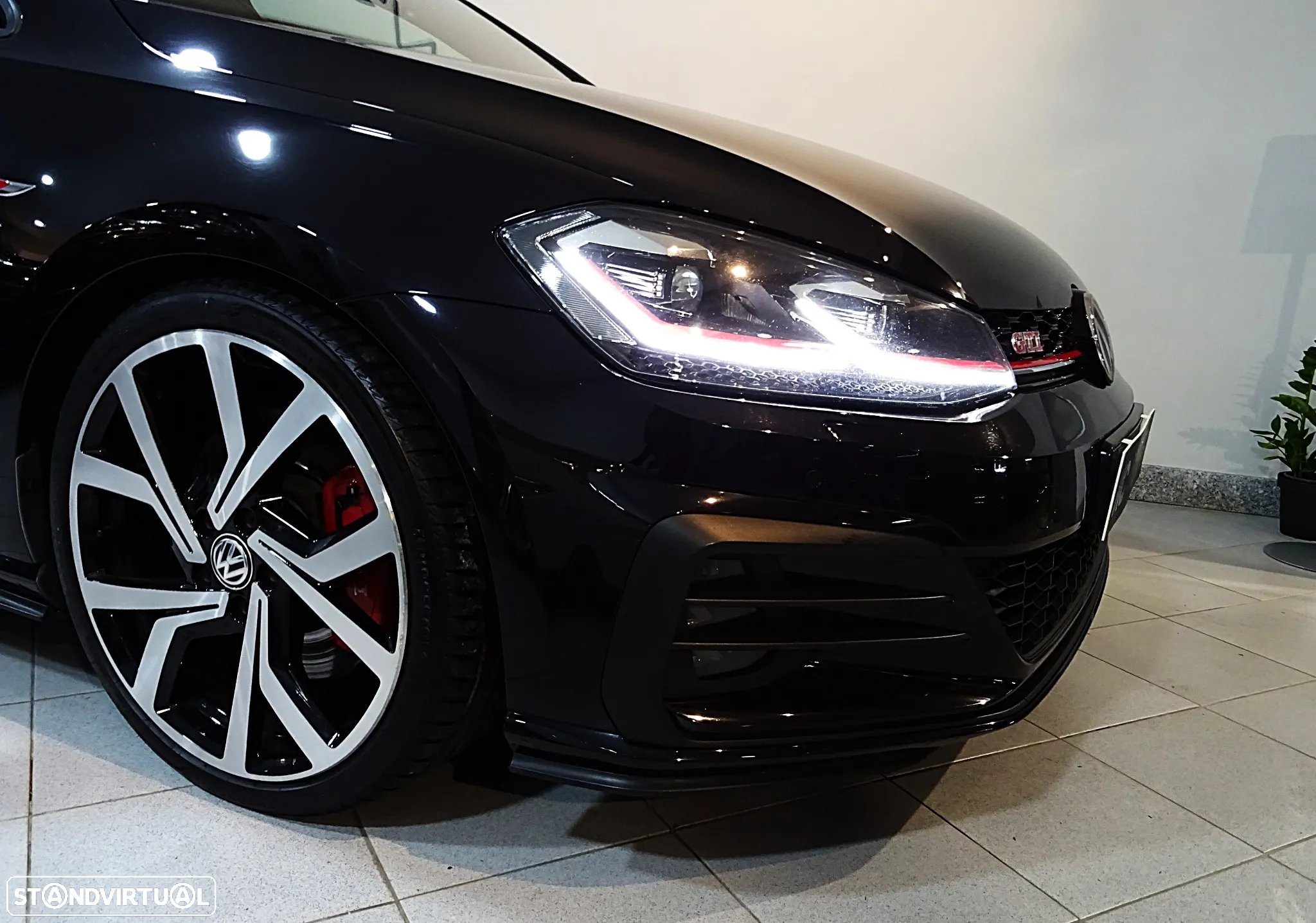 VW Golf 2.0 TSI GTI DSG Performance - 13