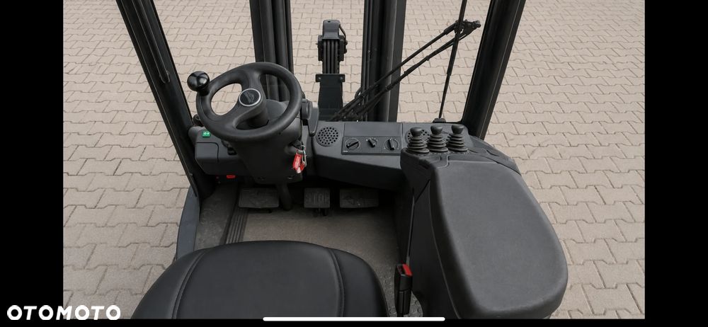 Linde H30T-02 - 3