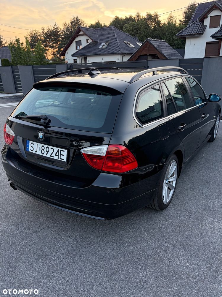 BMW Seria 3 325i - 4