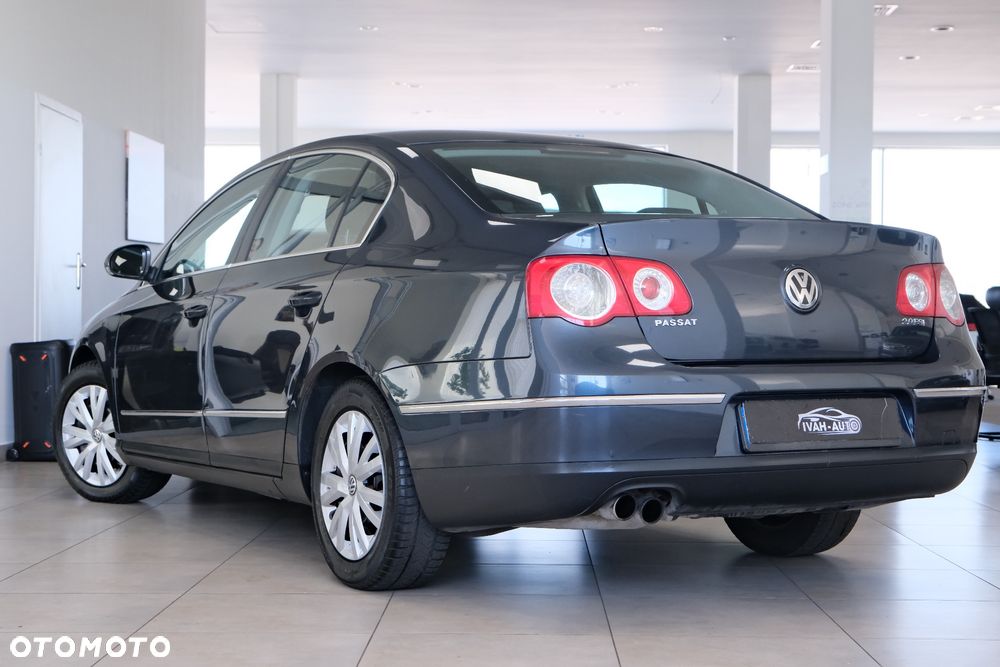 Volkswagen Passat - 8
