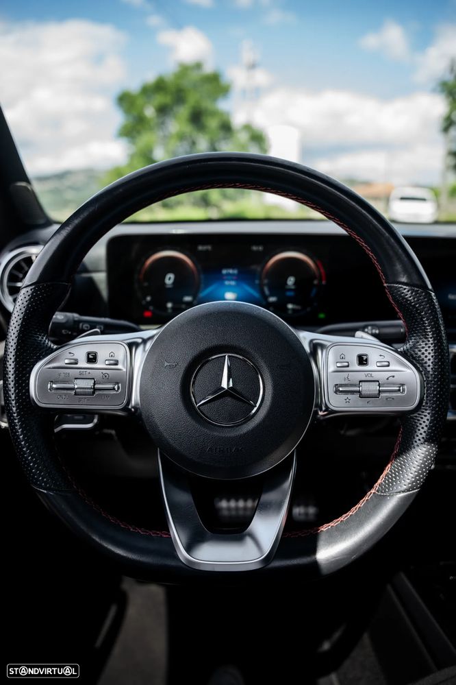 Mercedes-Benz A 250 e 8G-DCT AMG Line - 37