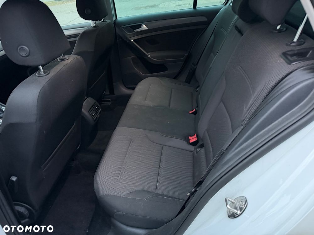 Volkswagen Golf e-Golf - 21