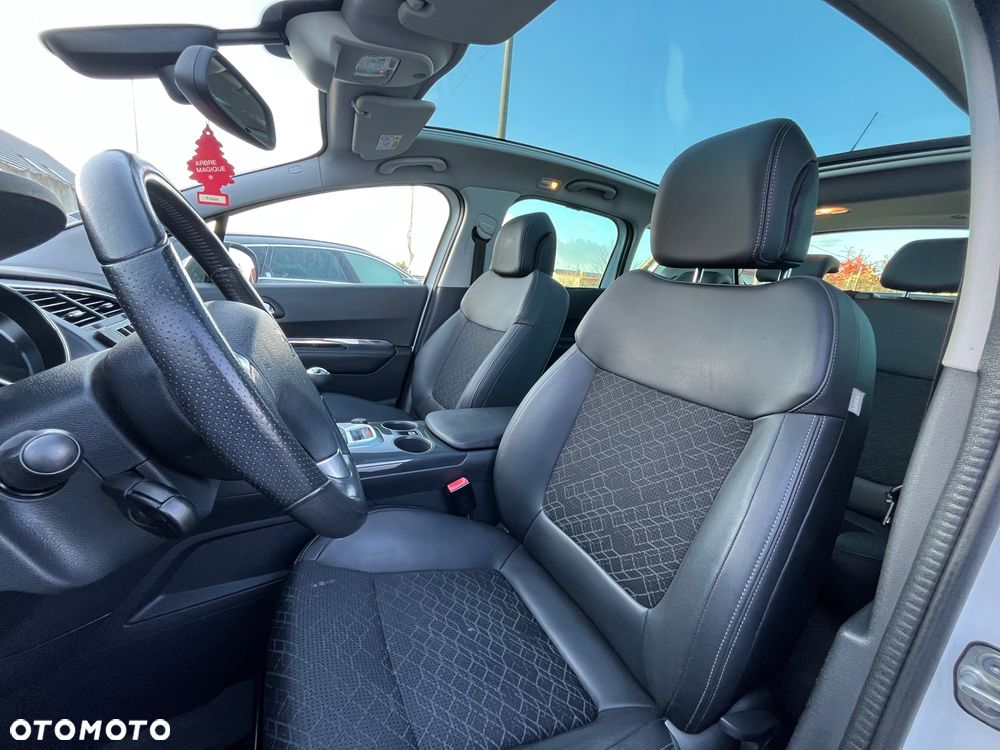 Peugeot 3008 HDi 115 Allure - 16