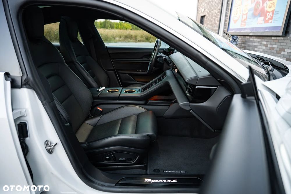 Porsche Taycan 4S Performance Plus - 34