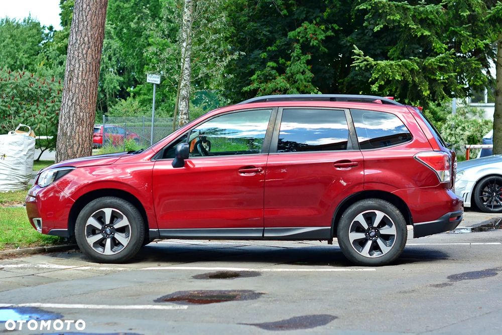 Subaru Forester 2.0 i Active Lineartronic - 5