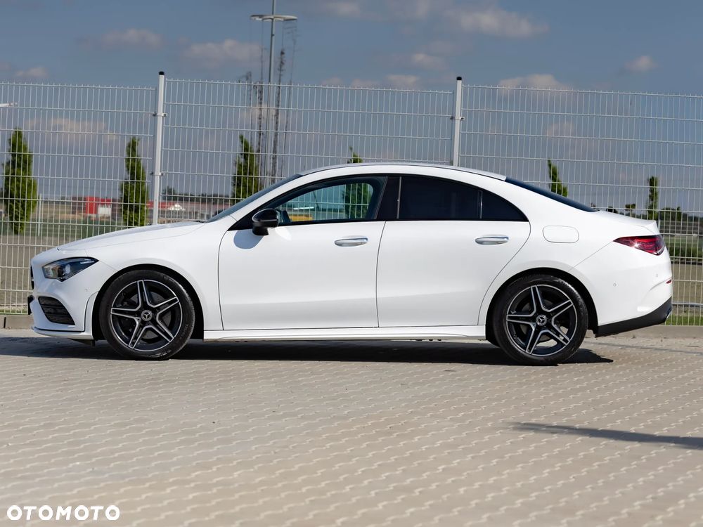 Mercedes-Benz CLA 200 7G-DCT - 4