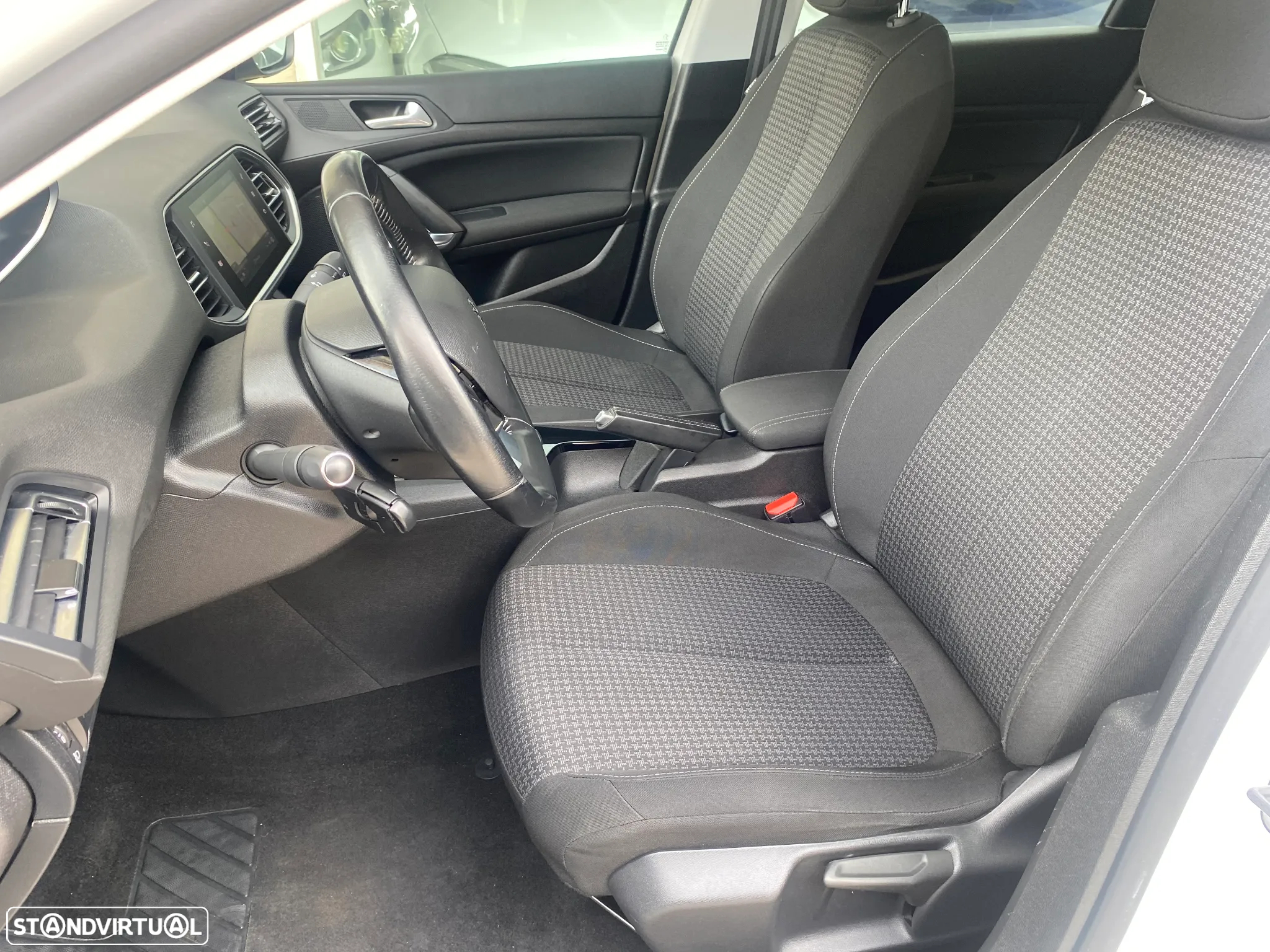 Peugeot 308 SW BlueHDi 120 EAT6 Stop & Start Active Business-Pack - 42