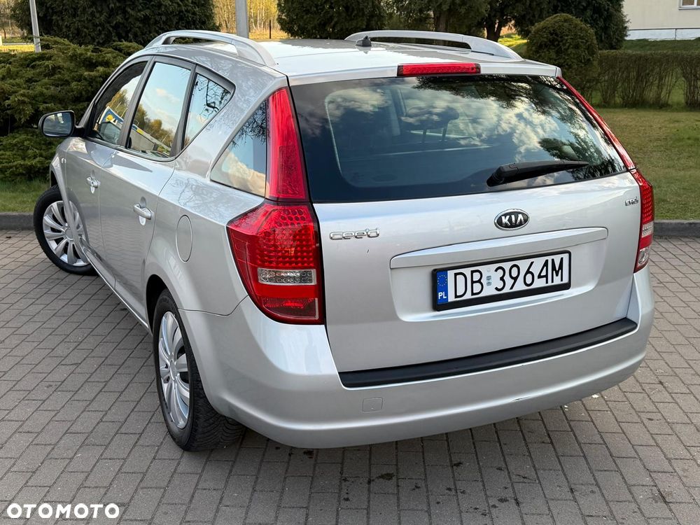 Kia Ceed 1.6 CRDi 90 Vision - 15