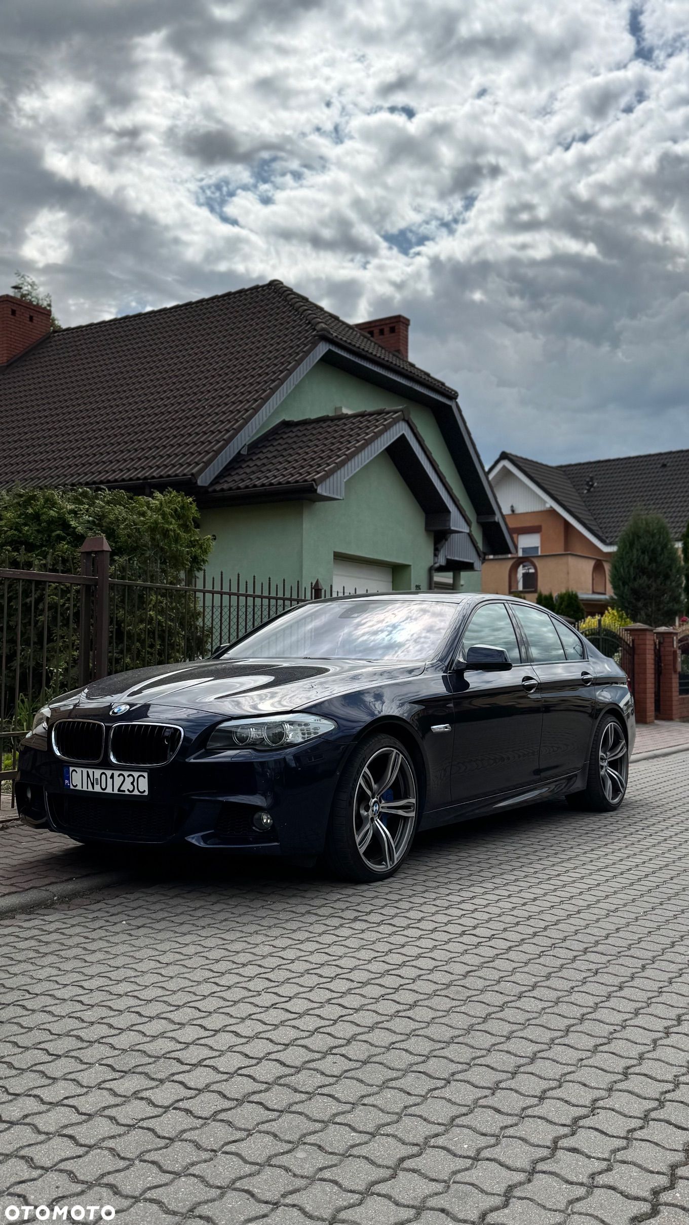 BMW Seria 5 550i - 1
