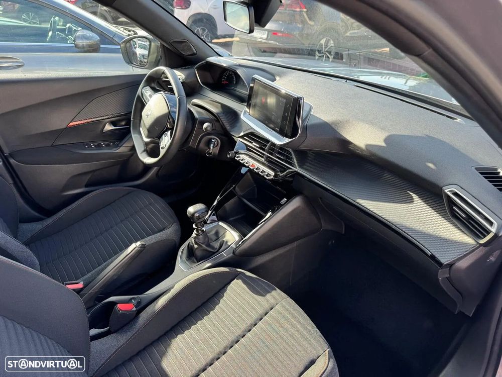 Peugeot 2008 1.2 PureTech Style - 16