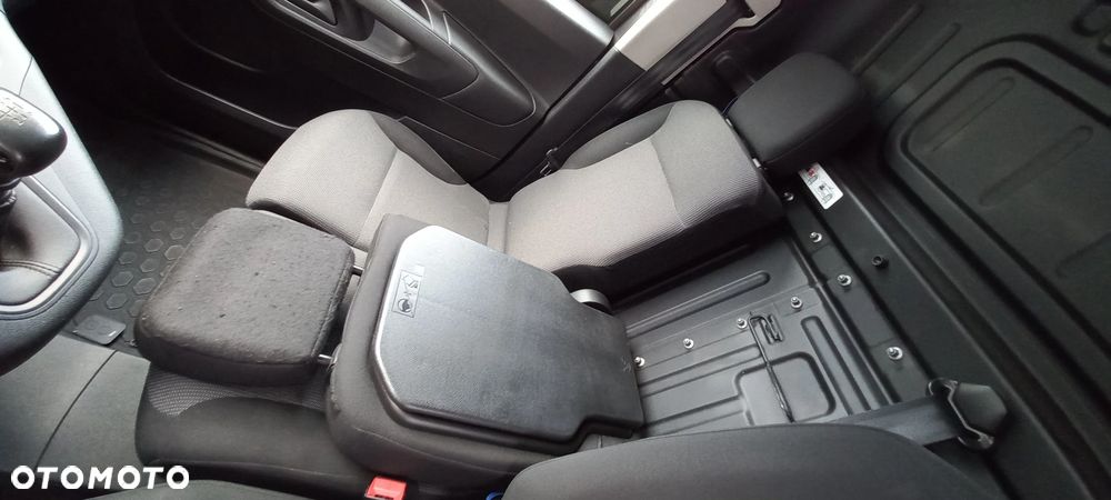 Opel COMBO - 21