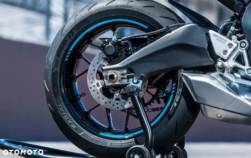CFMoto SR - 6