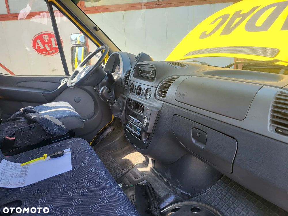 Mercedes-Benz Sprinter616 - 8