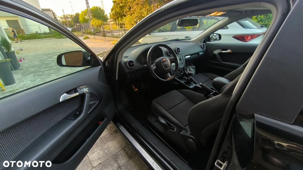 Audi A3 3-drzwiowe 1.6 Ambiente - 14