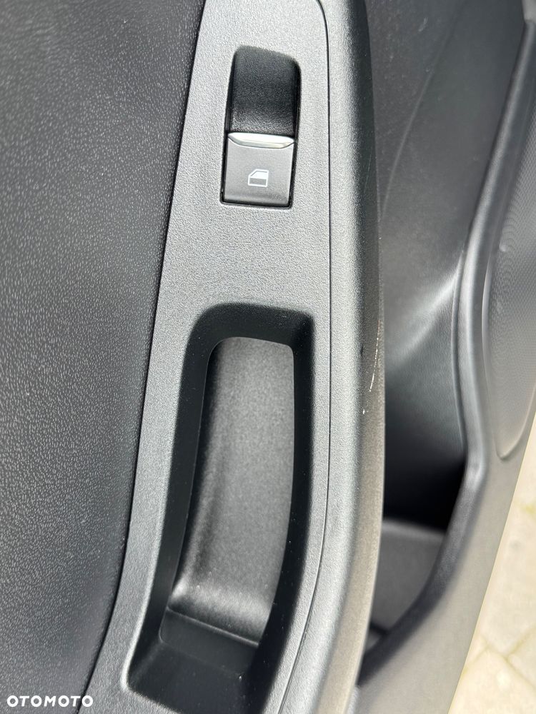 Ford Fiesta 1.0 EcoBoost STart-Stop Titanium - 27