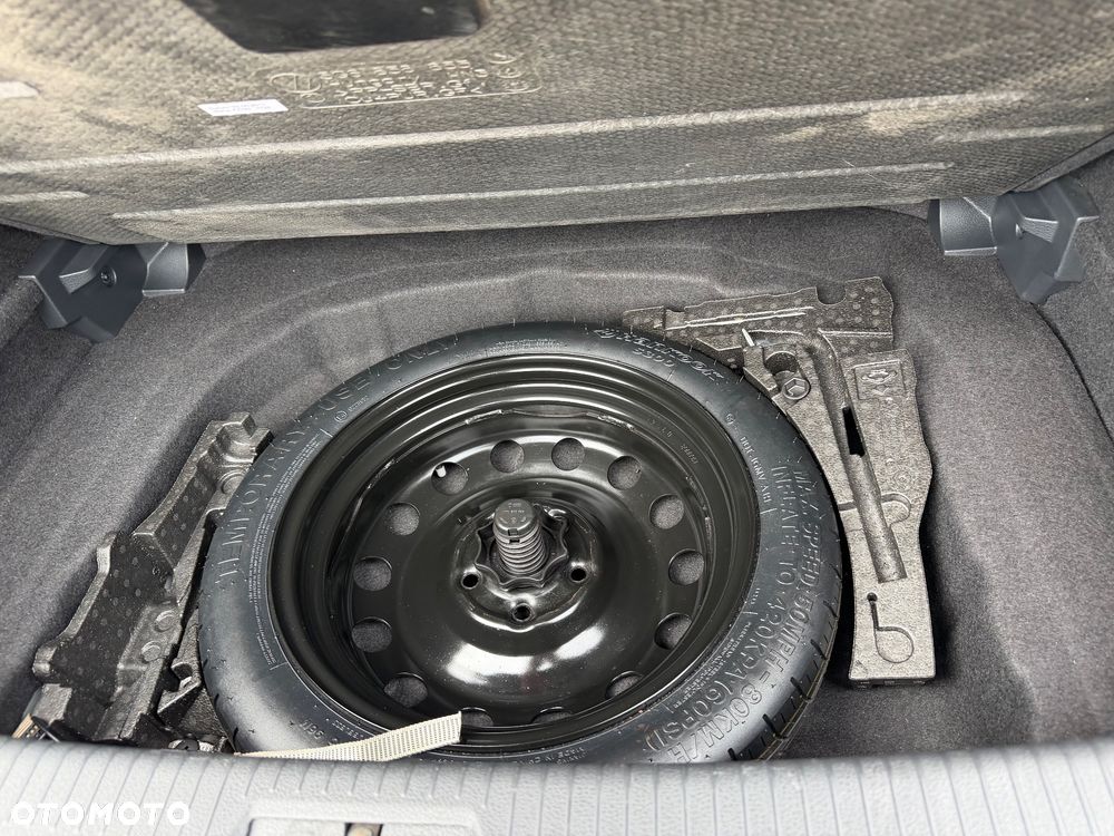 Volkswagen Golf 1.6 TDI DSG Sound - 25
