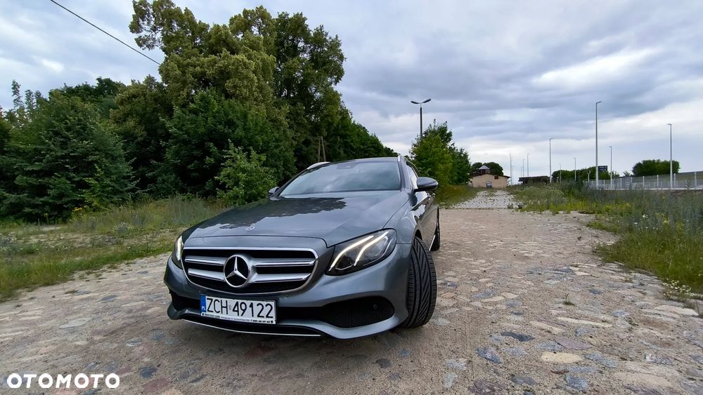 Mercedes-Benz Klasa E 220 d T 9G-TRONIC - 11