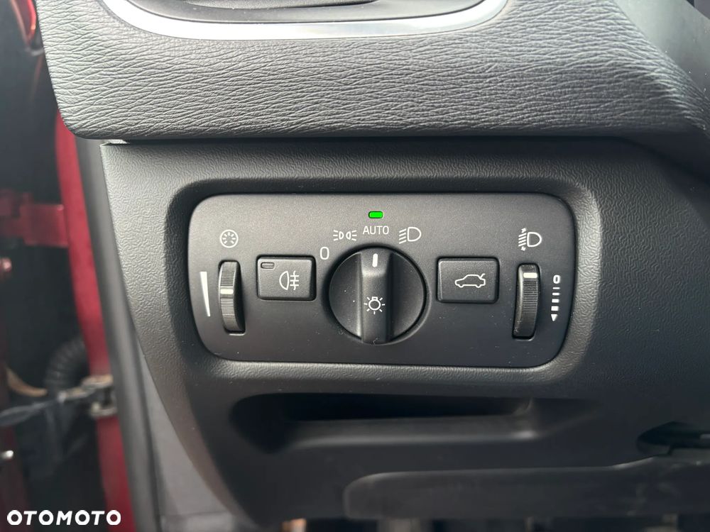 Volvo V40 T3 Kinetic - 16