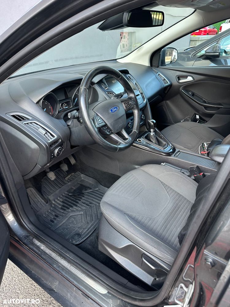 Ford Focus 1.6 TDCi DPF Titanium - 16