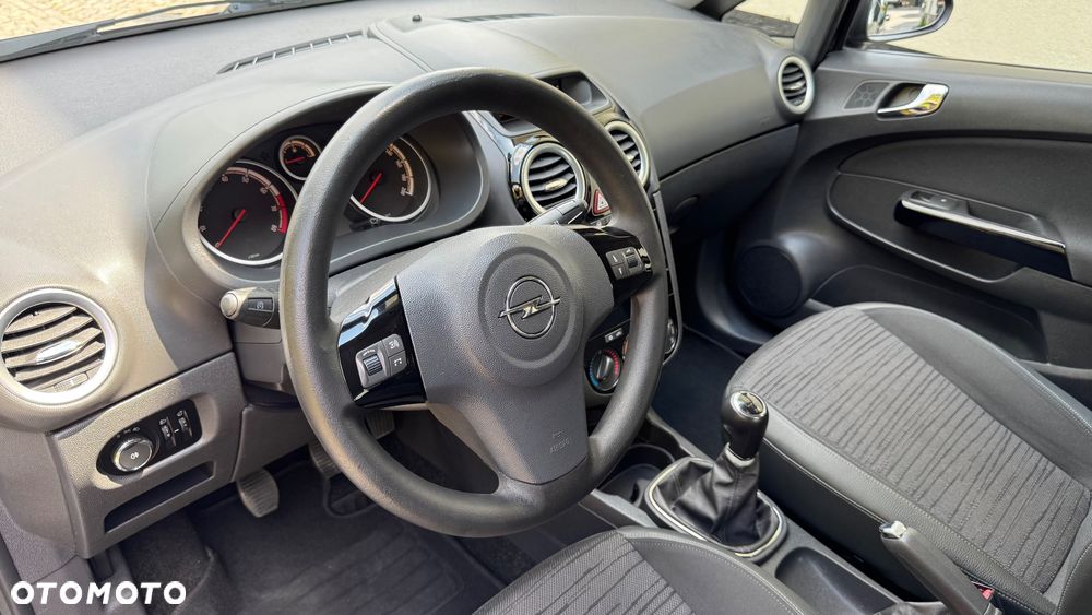 Opel Corsa - 25
