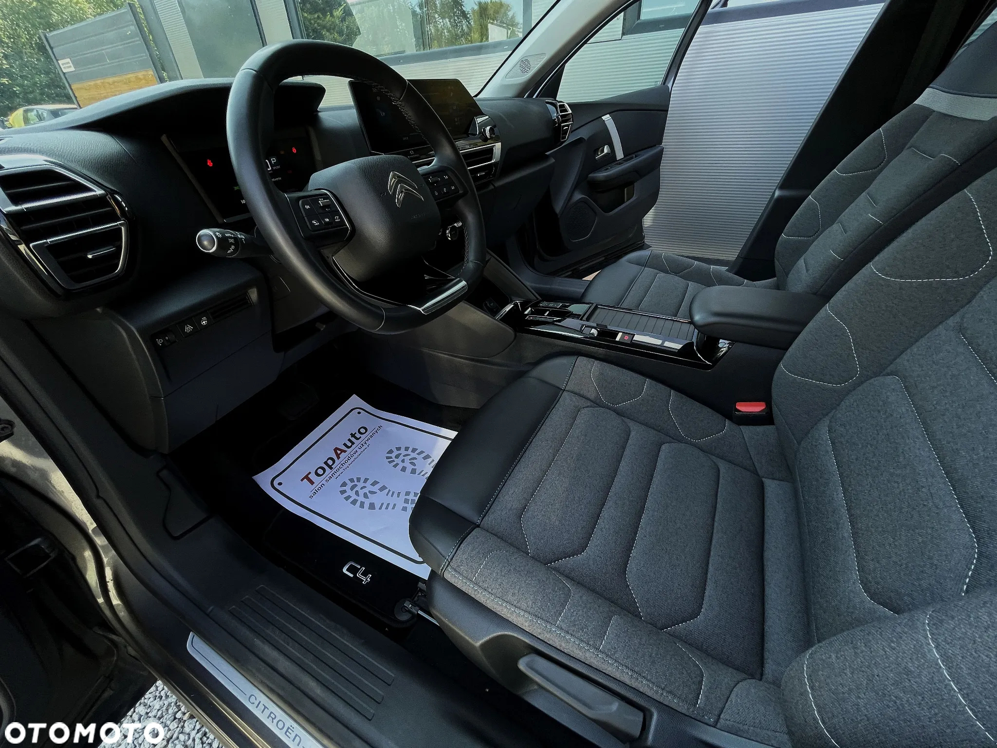 Citroën C4 PureTech 130 Stop&Start EAT8 SHINE - 18