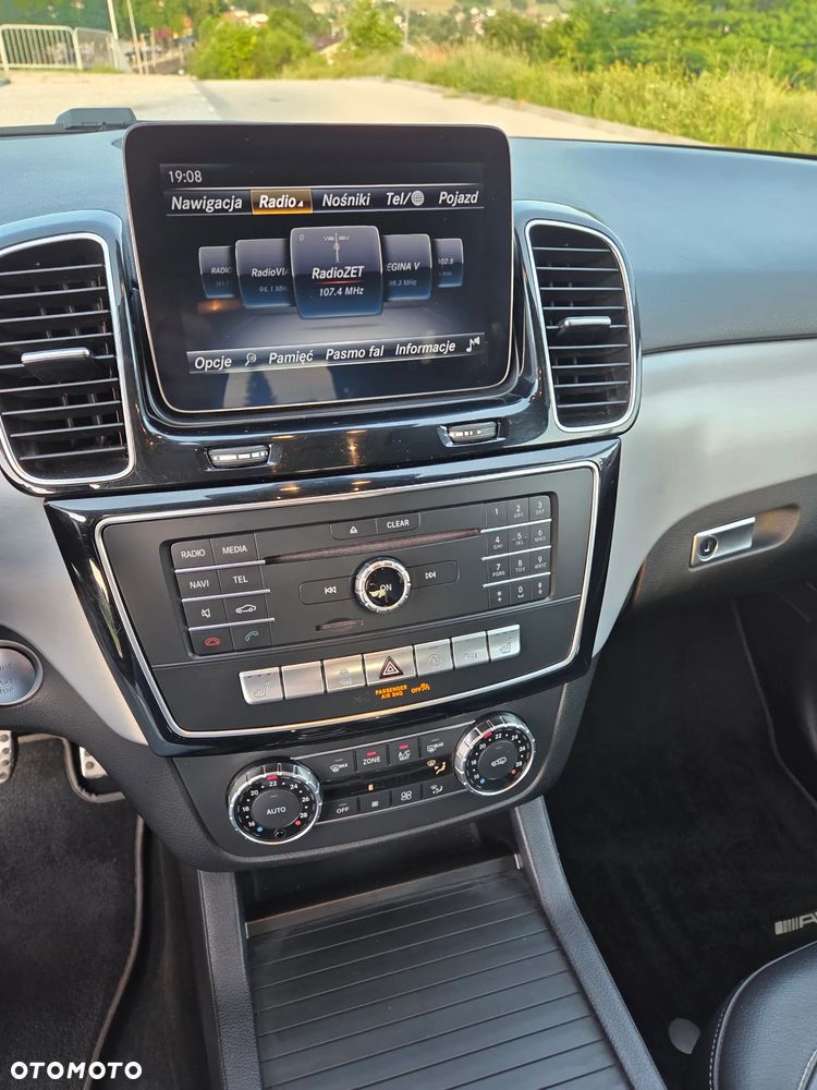 Mercedes-Benz GLE - 21