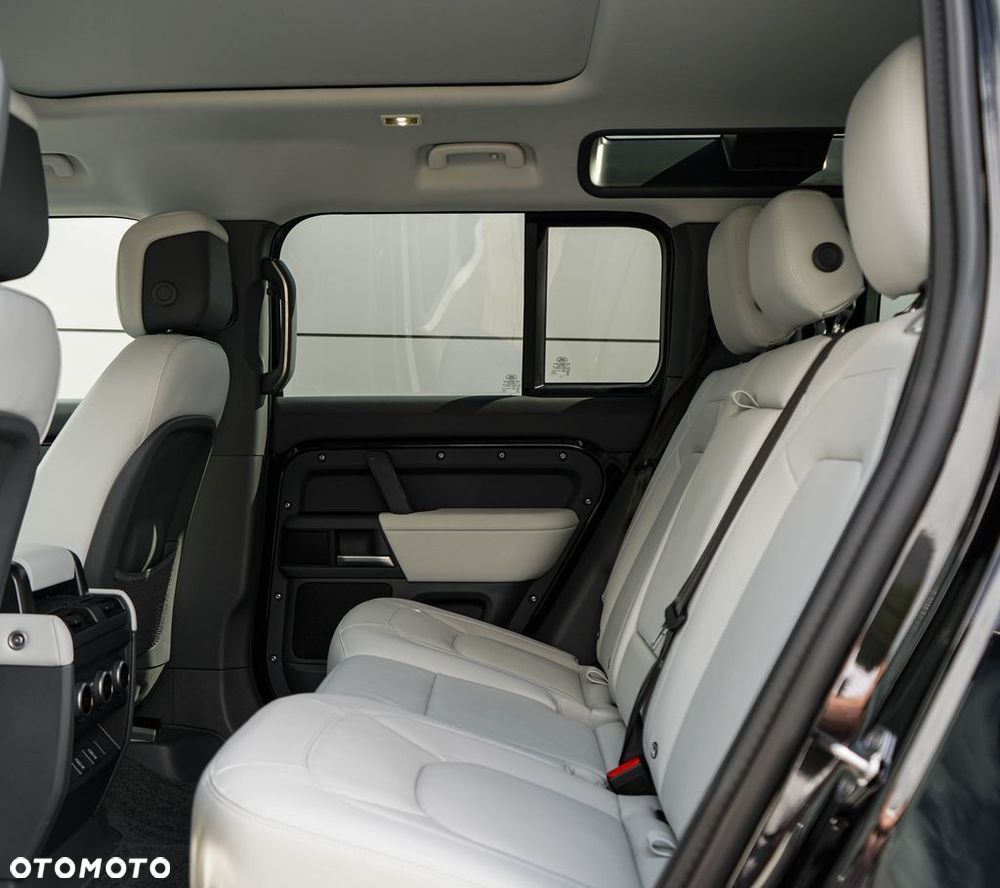 Land Rover Defender 3.0 D350 mHEV X-Dynamic HSE - 28