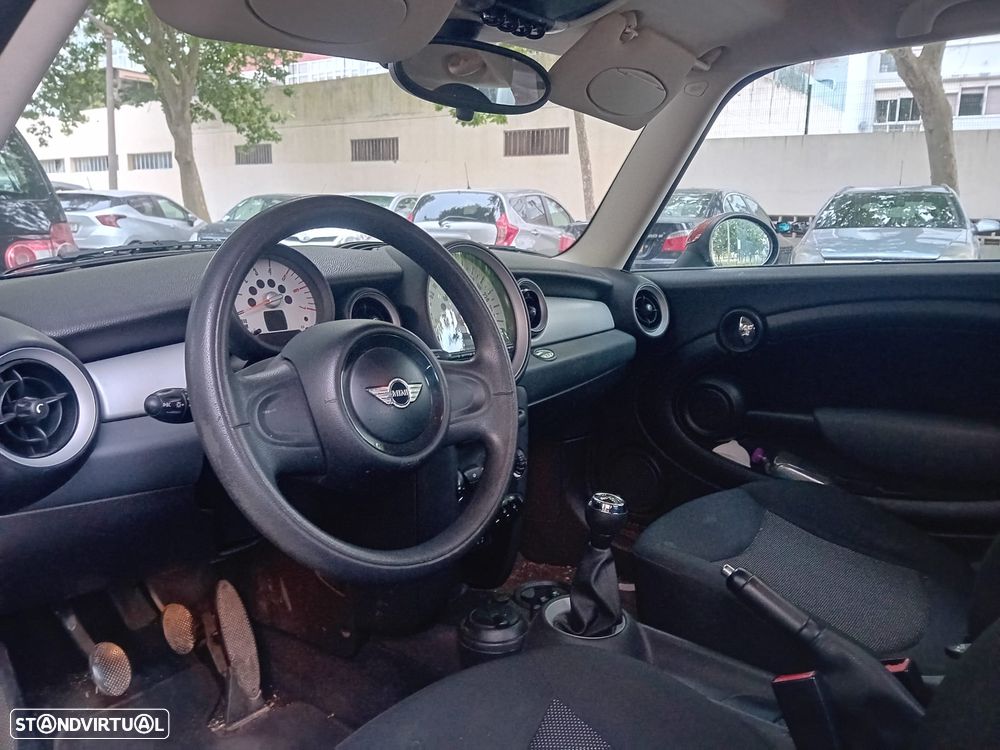 MINI 3 Portas One D - 8