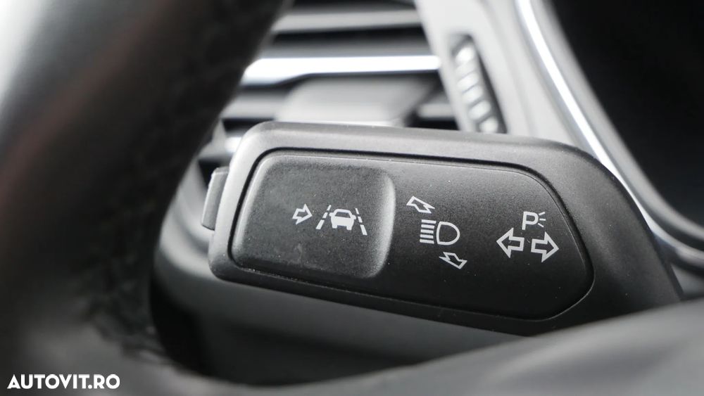 Ford Focus 1.5 EcoBlue Start-Stopp-System Aut. ACTIVE DESIGN - 24