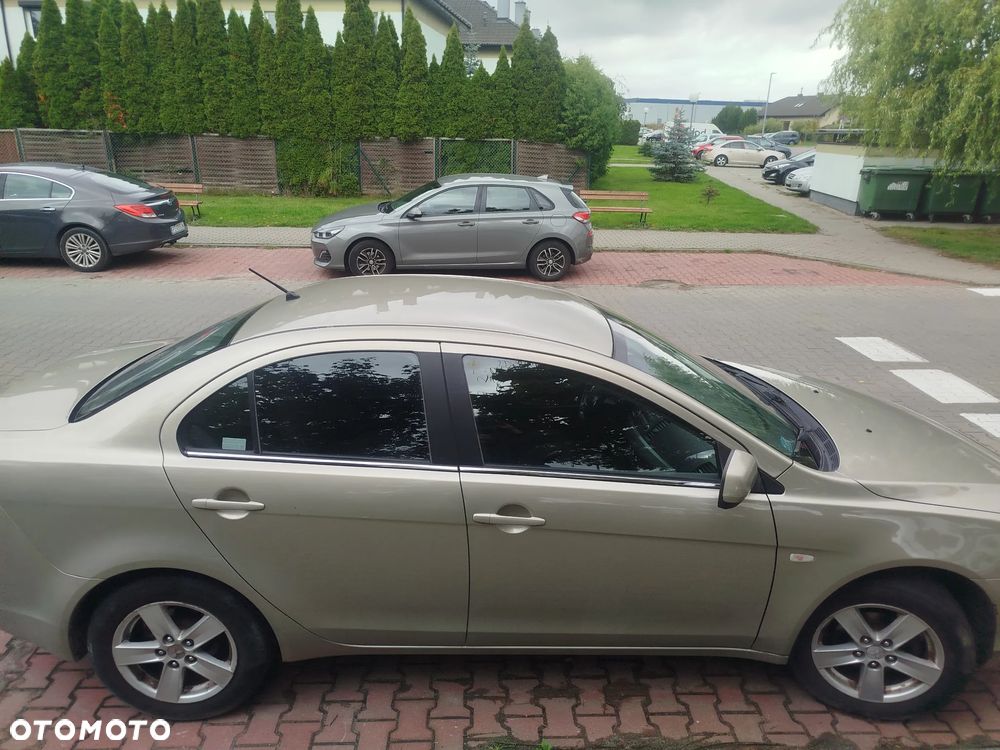 Mitsubishi Lancer 1.8 Invite - 17