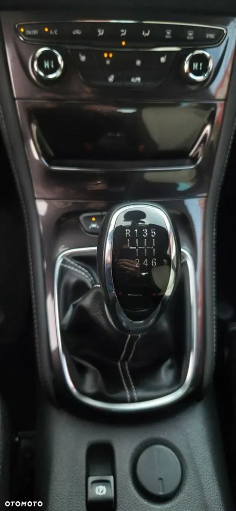 Opel Astra 1.4 T Dynamic S&S - 30