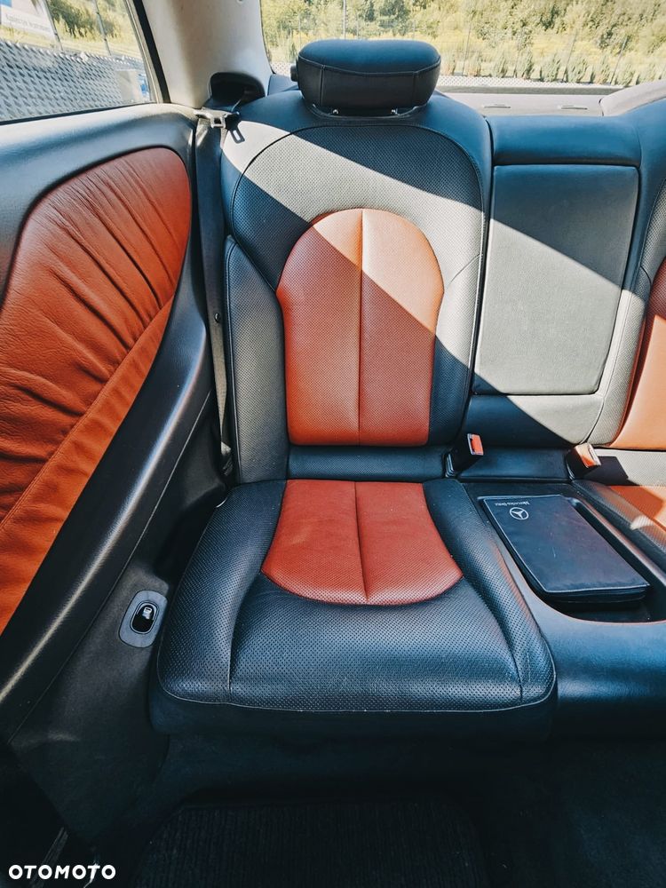 Mercedes-Benz CLK - 11