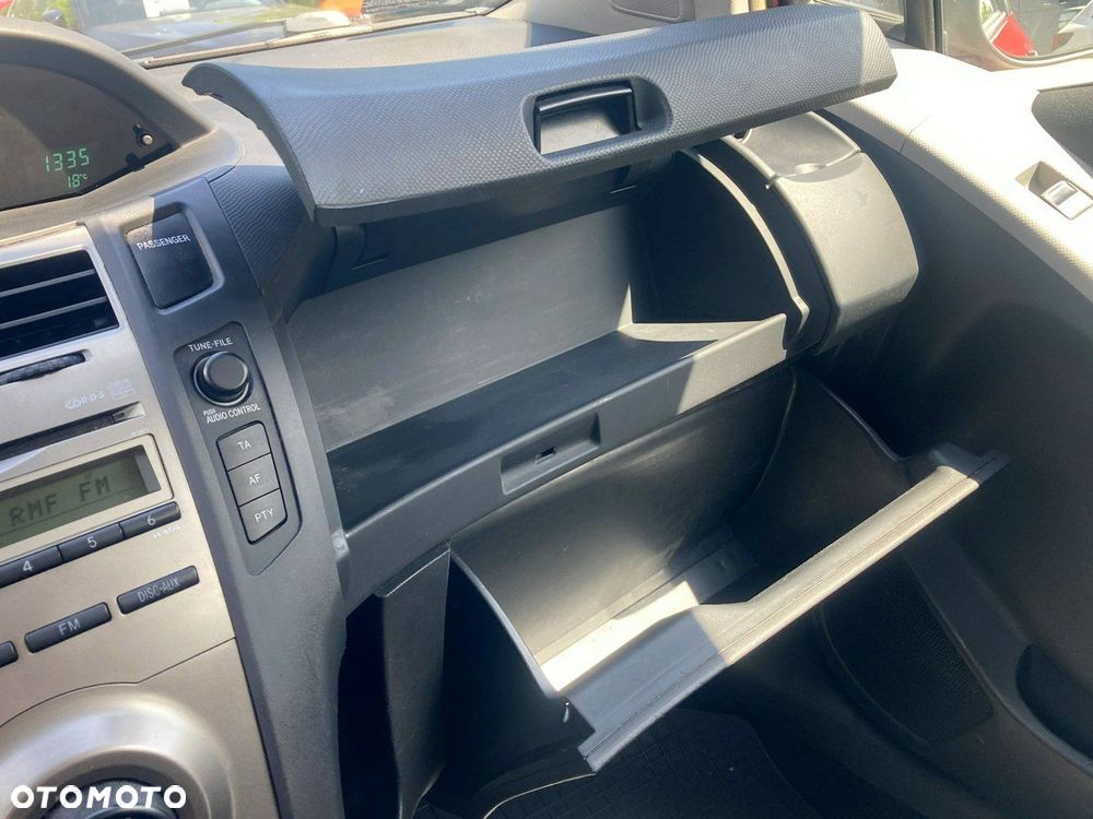 Toyota Yaris 1.0 Luna - 21