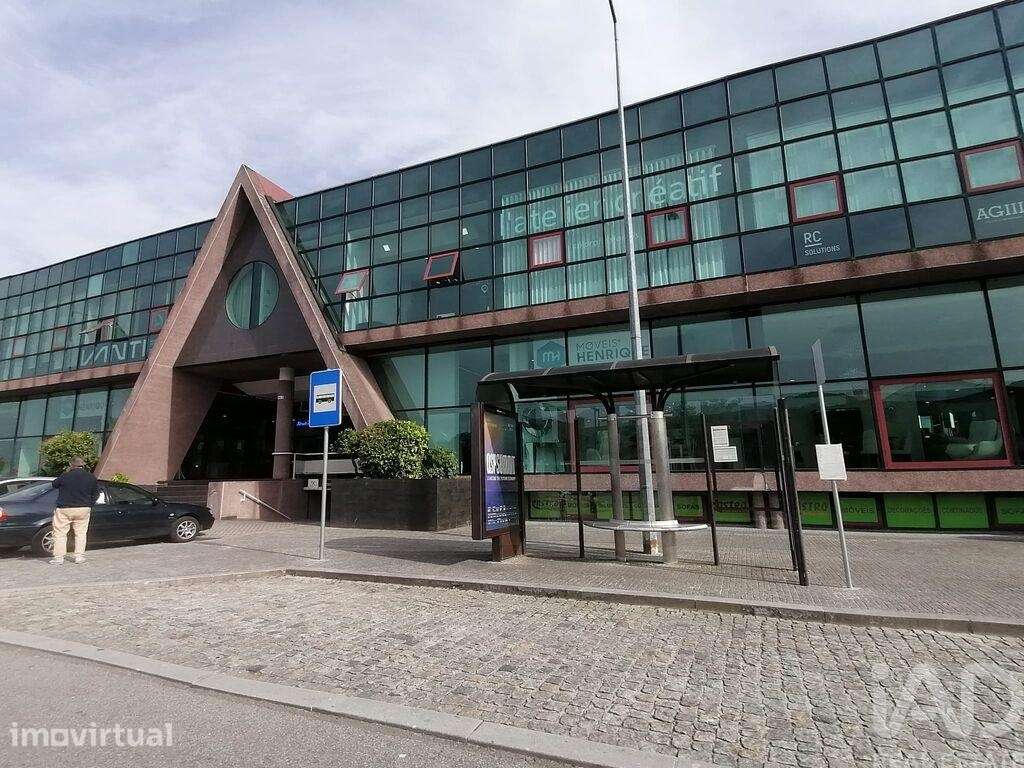 Loja / Estabelecimento Comercial em Carvalhosa de 165,00 m2 - Grande imagem: 2/24