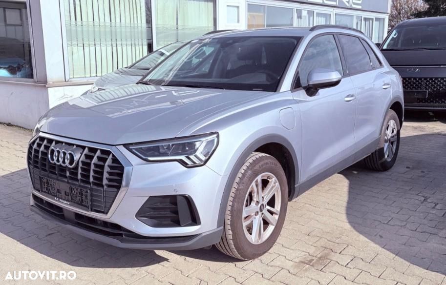 Audi Q3 45 TFSIe ack S tronic S line - 1